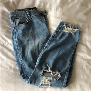 Hollister Ultra High-Rise Mom Jean